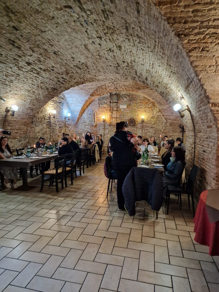 Cena sociale al ristorante Ancora di Livorno Cena sociale al ristorante Ancora di Livorno